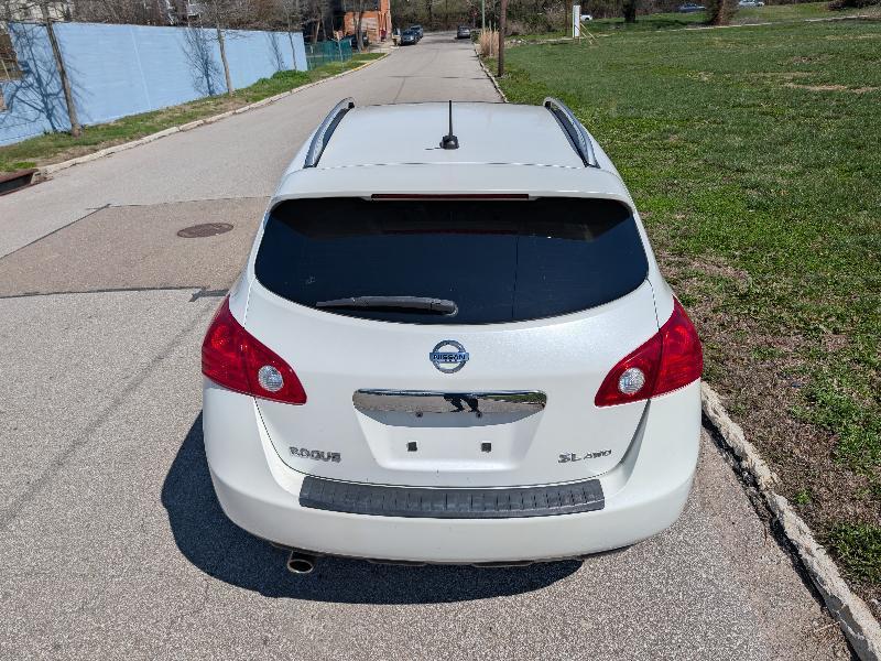 Nissan Rogue SL AWD 2011