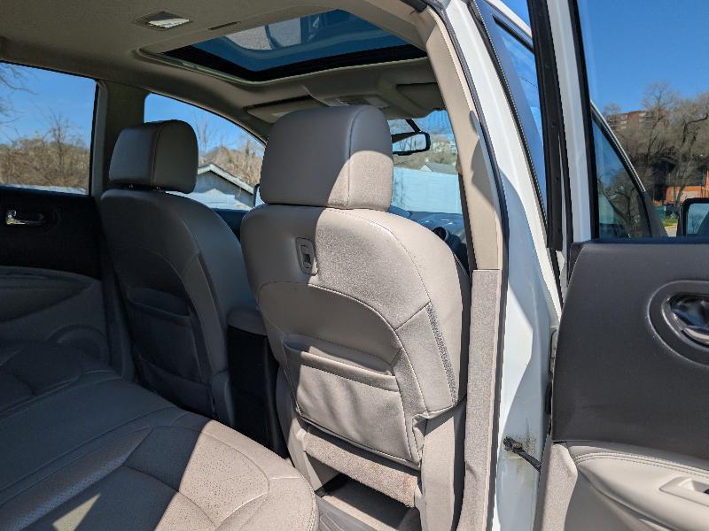 Nissan Rogue SL AWD 2011