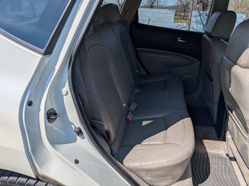 Nissan Rogue SL AWD 2011