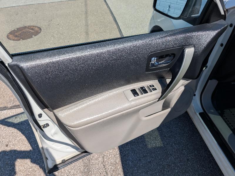 Nissan Rogue SL AWD 2011