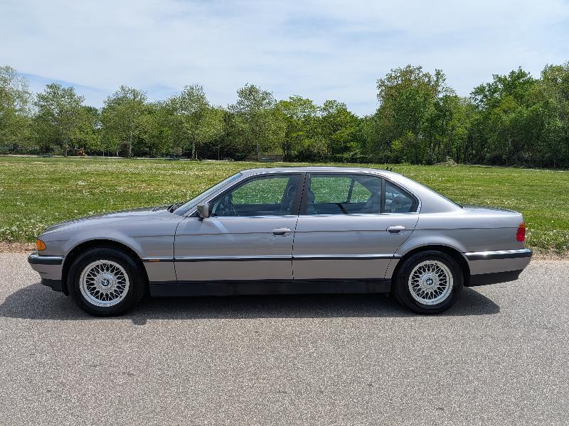 BMW 7-Series 740iL 2000