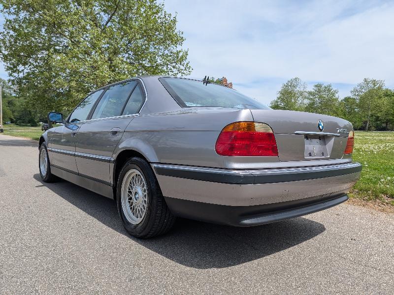 BMW 7-Series 740iL 2000