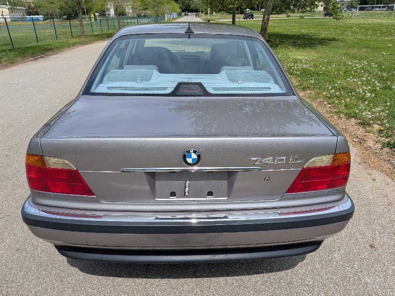 BMW 7-Series 740iL 2000