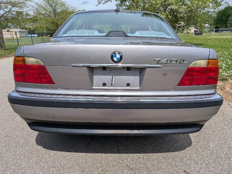 BMW 7-Series 740iL 2000