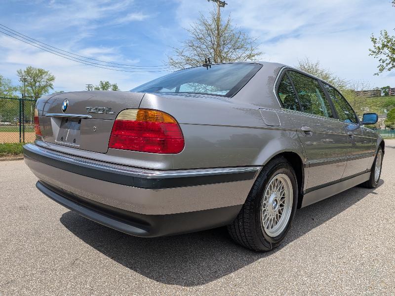 BMW 7-Series 740iL 2000