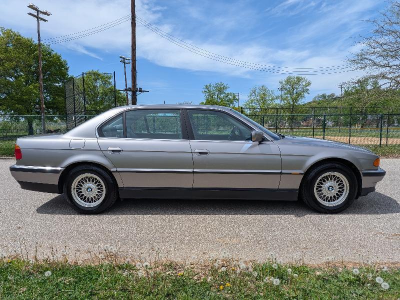 BMW 7-Series 740iL 2000
