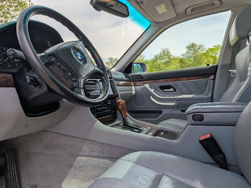 BMW 7-Series 740iL 2000