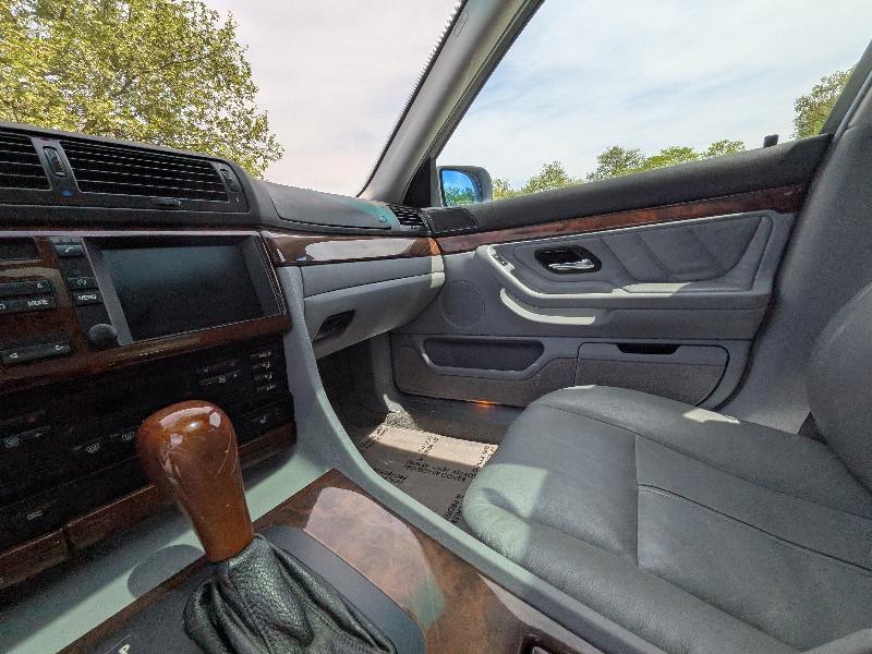 BMW 7-Series 740iL 2000