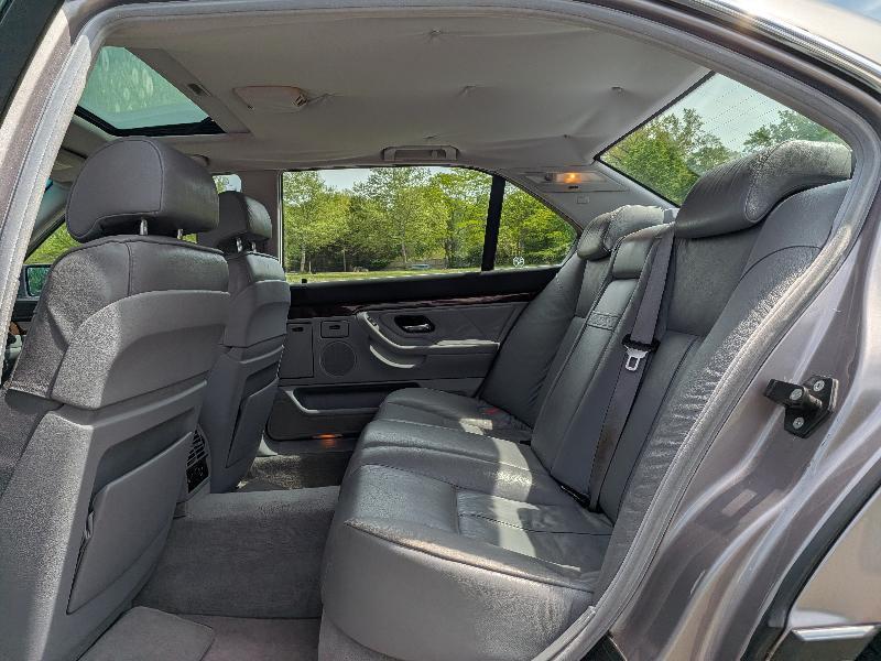 BMW 7-Series 740iL 2000