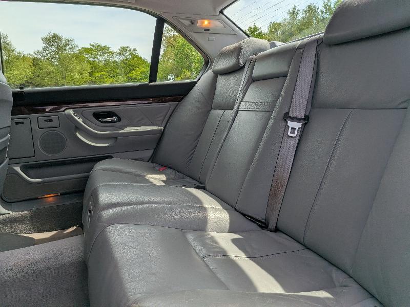 BMW 7-Series 740iL 2000