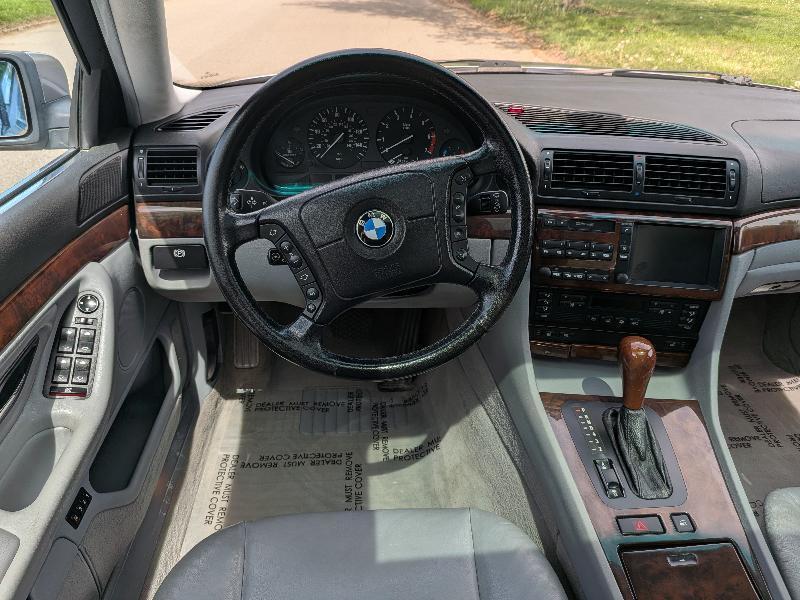 BMW 7-Series 740iL 2000