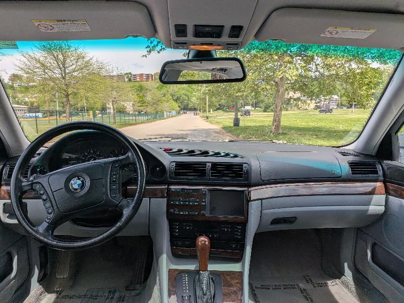 BMW 7-Series 740iL 2000