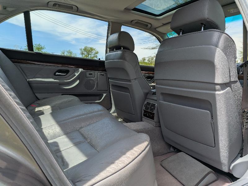 BMW 7-Series 740iL 2000