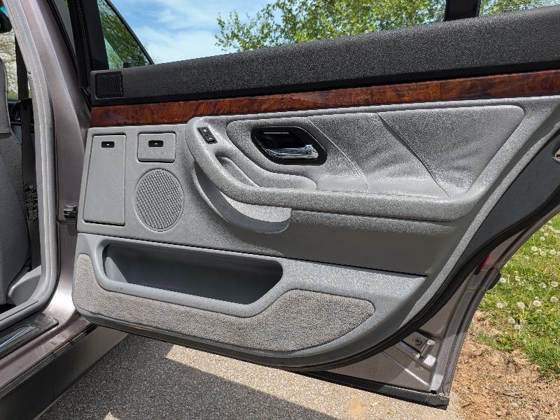 BMW 7-Series 740iL 2000