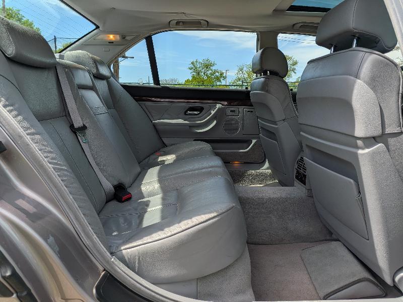 BMW 7-Series 740iL 2000