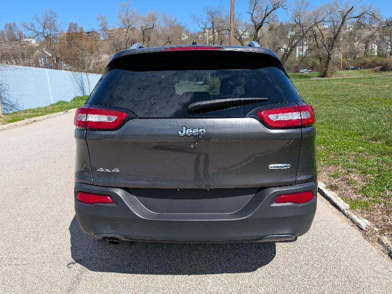 Jeep Cherokee Latitude 4WD 2016