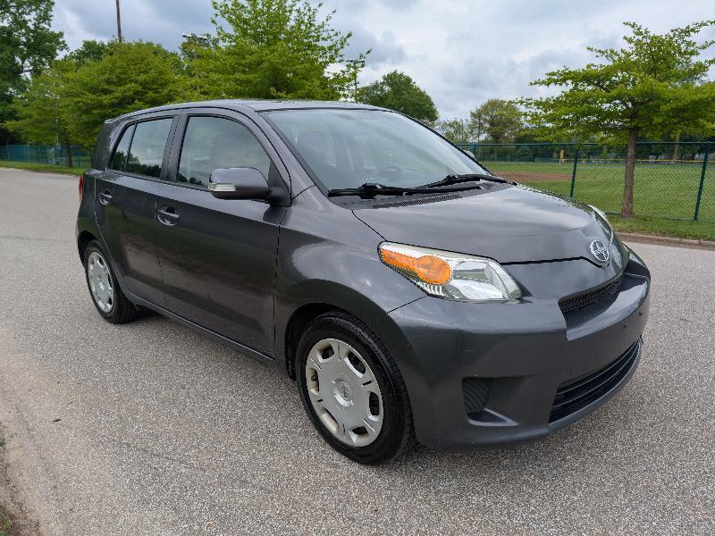 Scion xD Base 4D Hatchback 2008