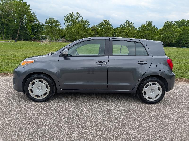 Scion xD Base 4D Hatchback 2008