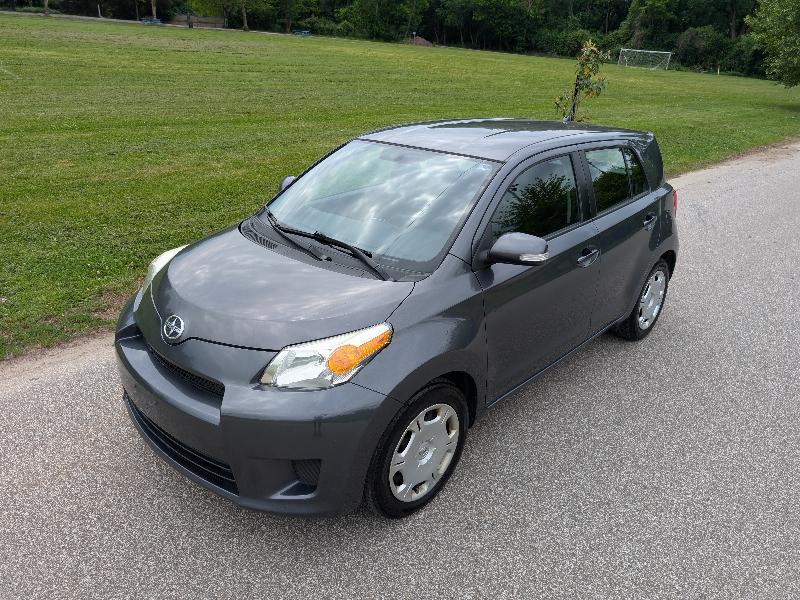 Scion xD Base 4D Hatchback 2008