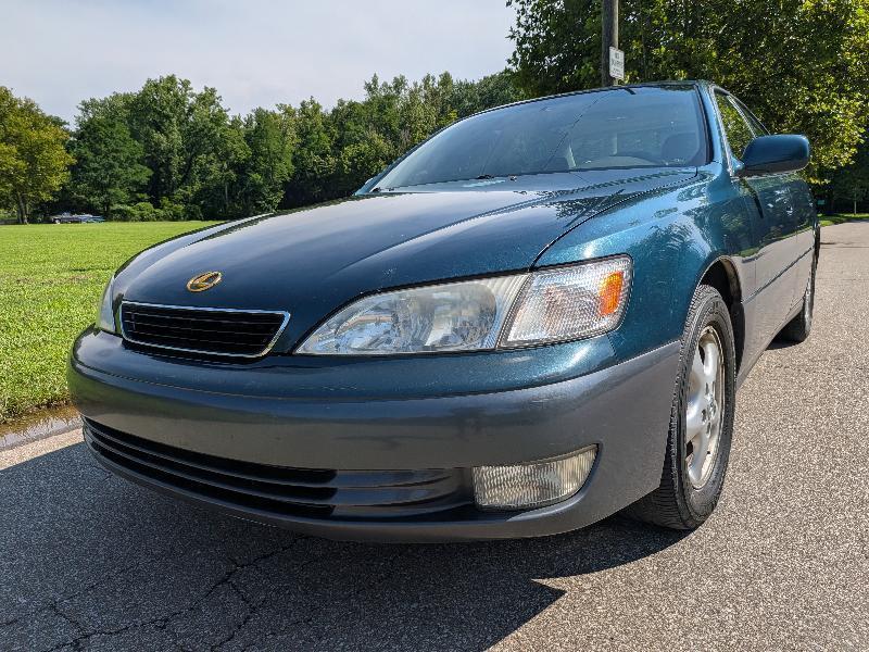Lexus ES 300 Base 1998