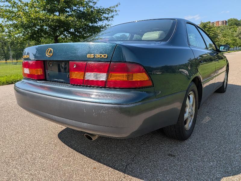 Lexus ES 300 Base 1998