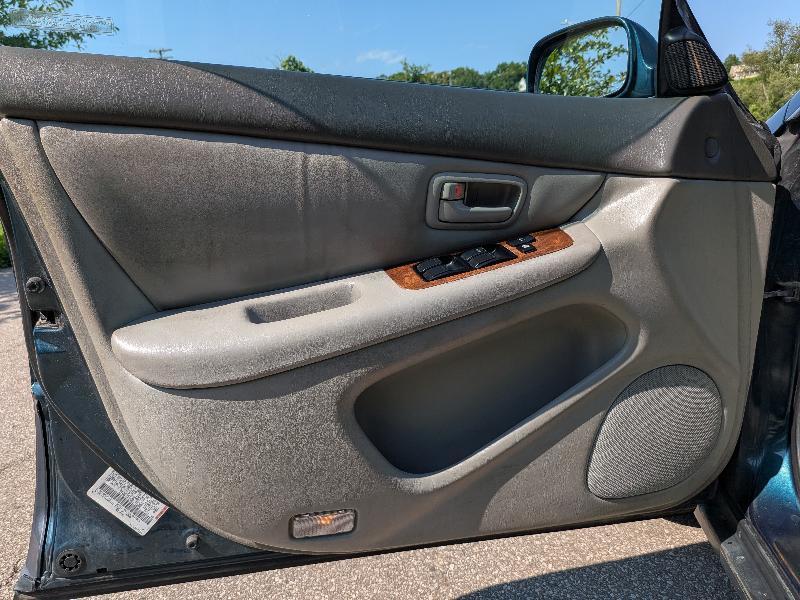 Lexus ES 300 Base 1998