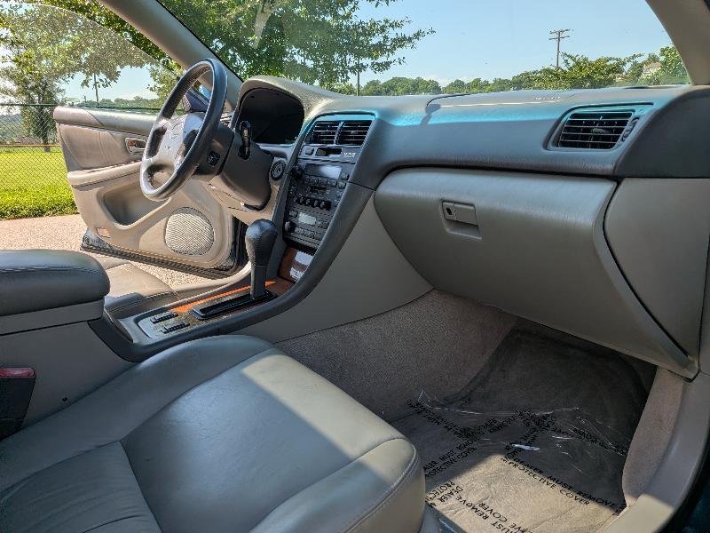 Lexus ES 300 Base 1998