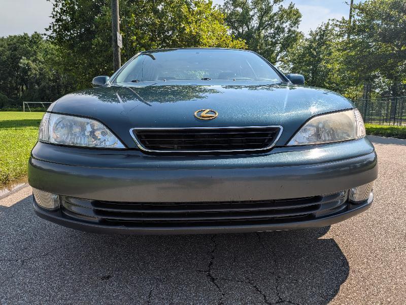 Lexus ES 300 Base 1998
