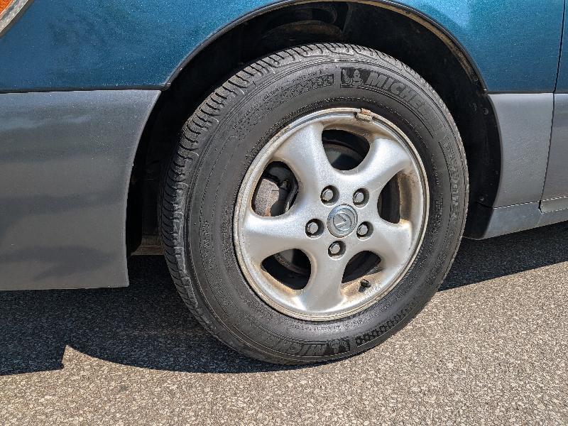 Lexus ES 300 Base 1998