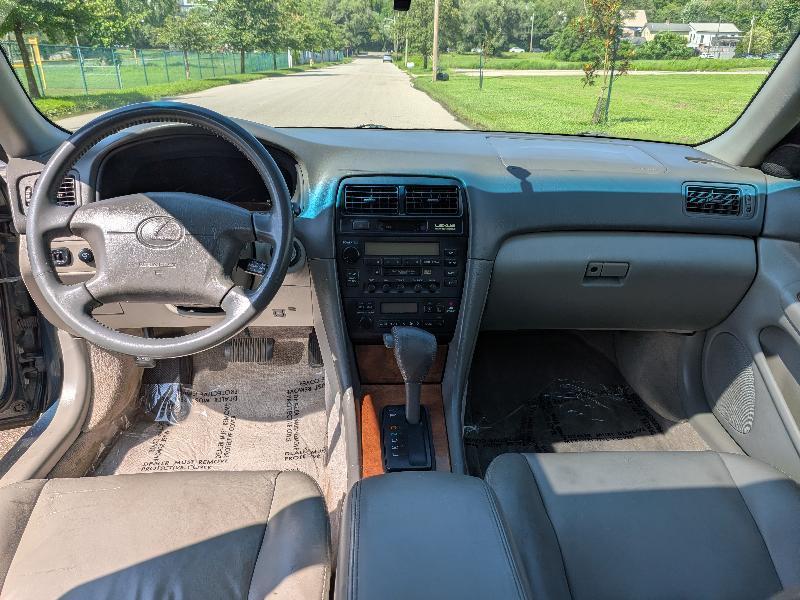 Lexus ES 300 Base 1998