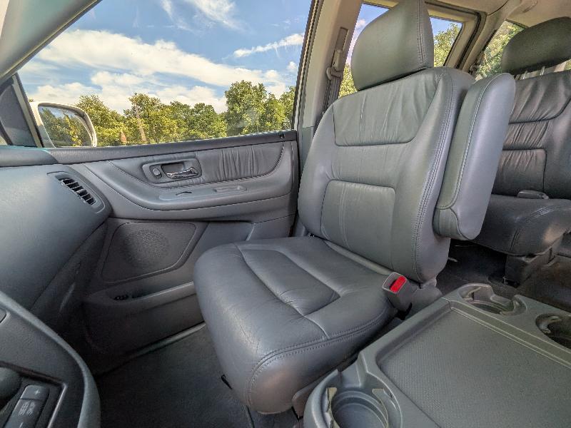 Honda Odyssey EX w/ Leather and DVD 2003