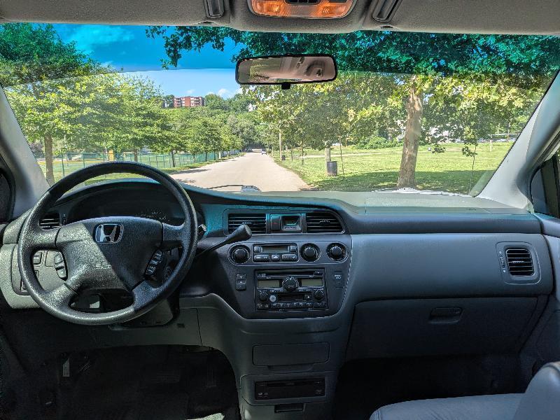 Honda Odyssey EX w/ Leather and DVD 2003