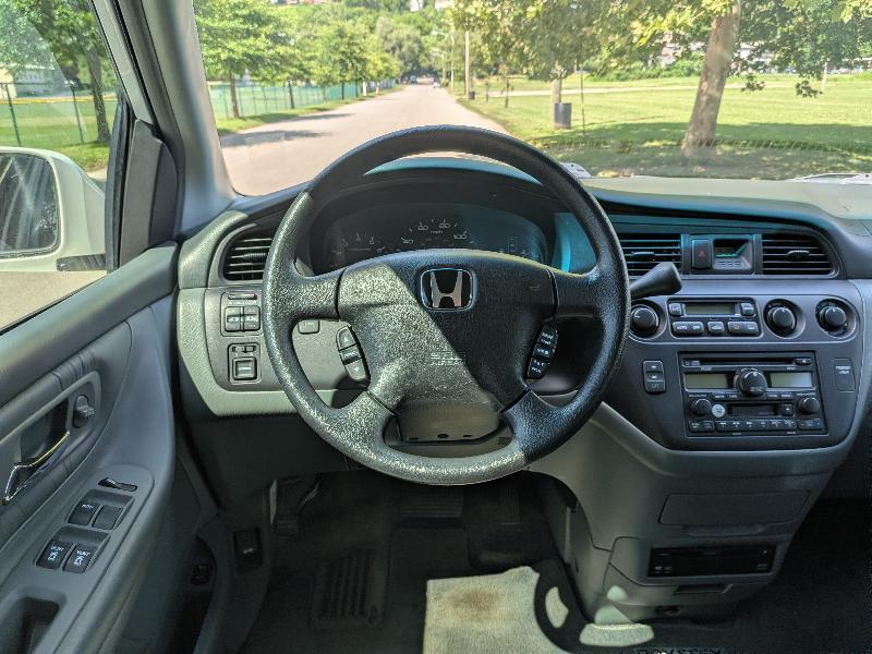 Honda Odyssey EX w/ Leather and DVD 2003