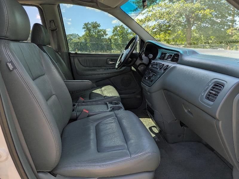 Honda Odyssey EX w/ Leather and DVD 2003