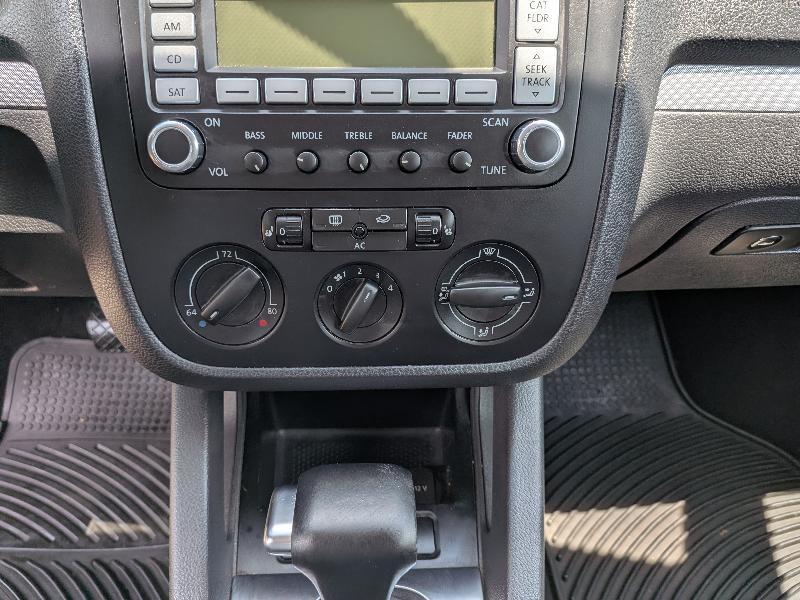 Volkswagen Jetta SE 2009