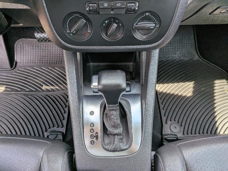 Volkswagen Jetta SE 2009