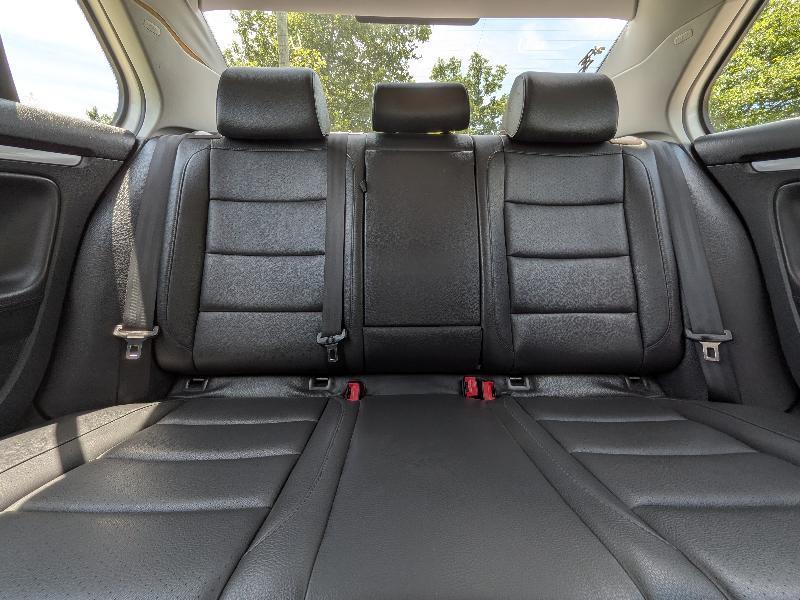 Volkswagen Jetta SE 2009