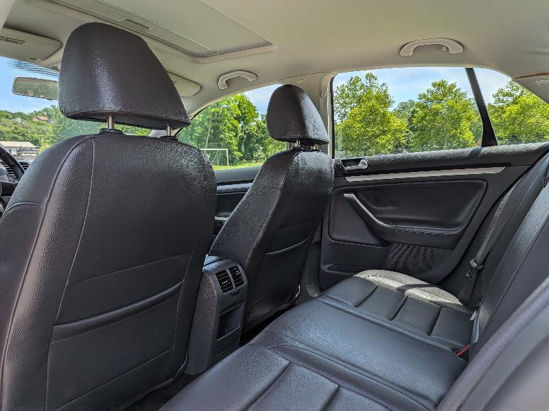 Volkswagen Jetta SE 2009