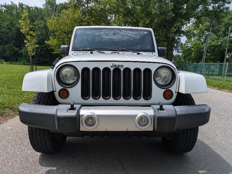 Jeep Wrangler Sahara 4WD 2011