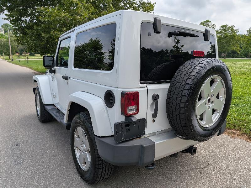 Jeep Wrangler Sahara 4WD 2011