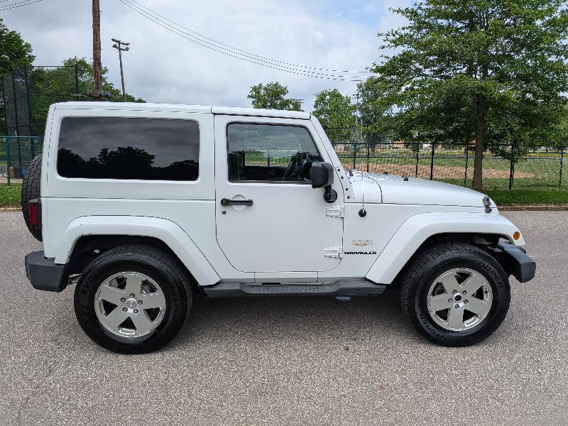 Jeep Wrangler Sahara 4WD 2011