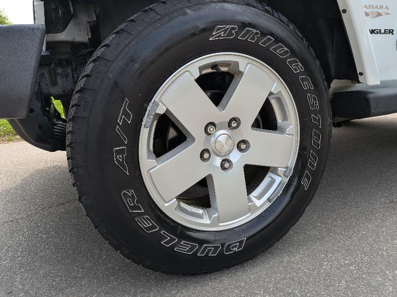 Jeep Wrangler Sahara 4WD 2011