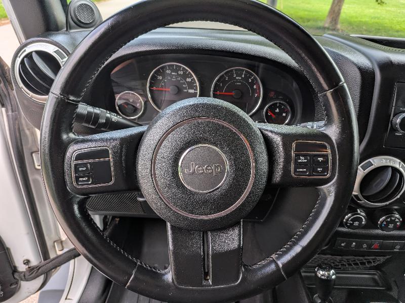 Jeep Wrangler Sahara 4WD 2011