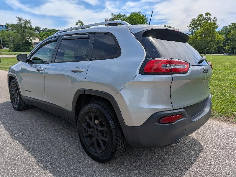 Jeep Cherokee Latitude FWD 2017