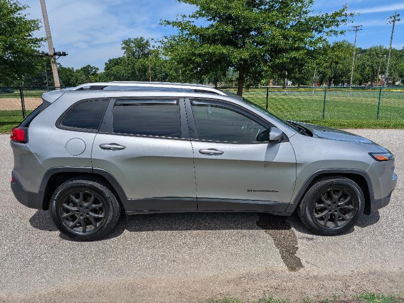 Jeep Cherokee Latitude FWD 2017