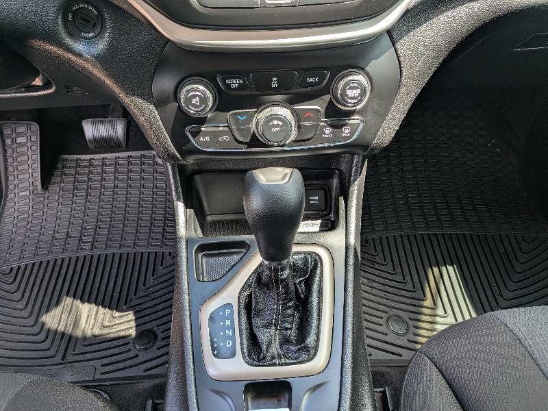 Jeep Cherokee Latitude FWD 2017