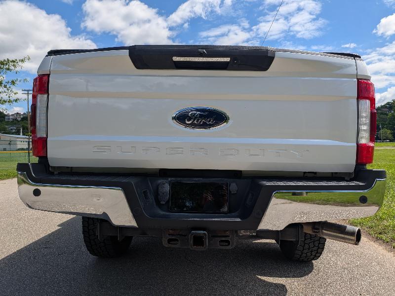 Ford F-250 SD Lariat Crew Cab 4WD 2019