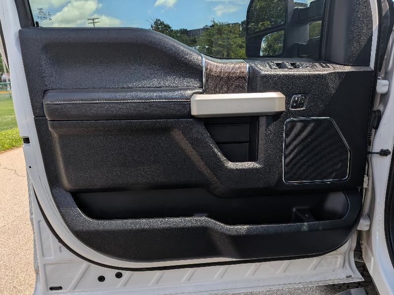 Ford F-250 SD Lariat Crew Cab 4WD 2019