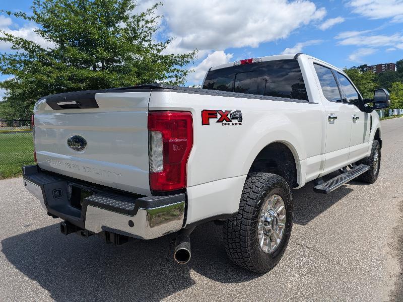 Ford F-250 SD Lariat Crew Cab 4WD 2019
