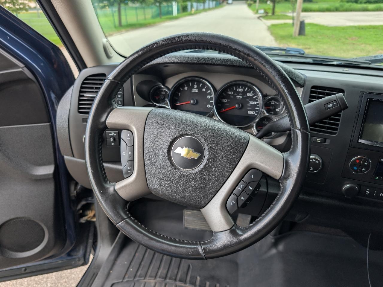 Chevrolet Silverado 1500 LT Crew Cab 4WD 2012